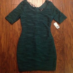 Forever 21 emerald green 1/2 sleeve mini dress